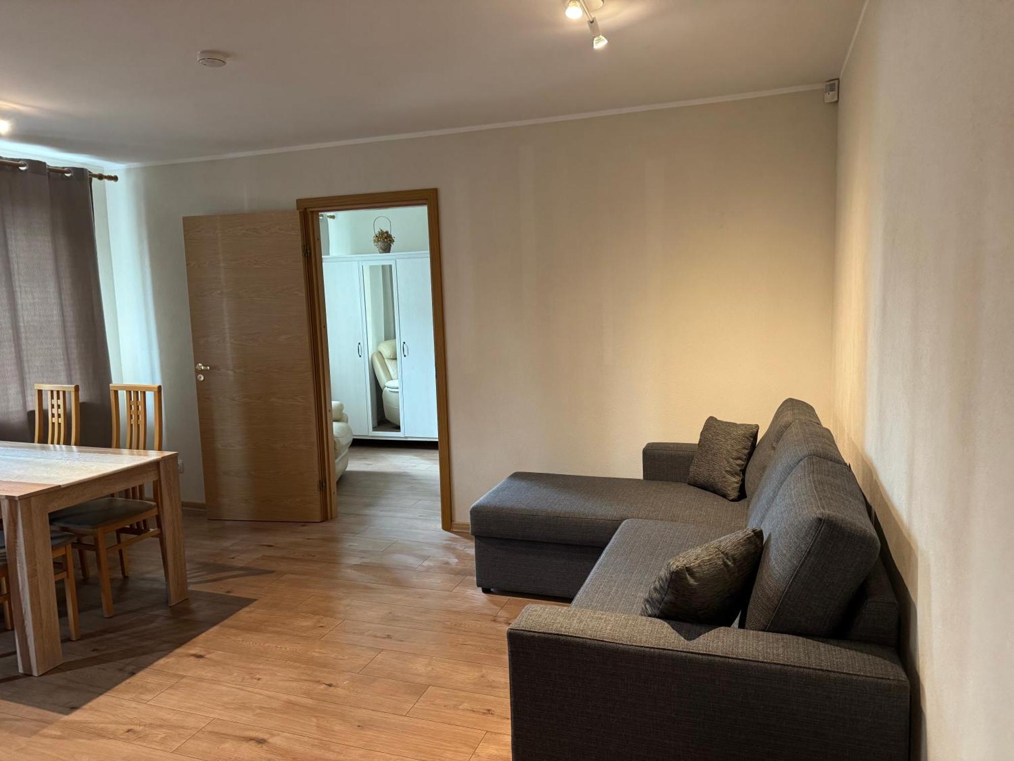 Dikol Two-Room Apartment-Self Check-In & Free Parking Near City Center Tallinn Exteriör bild